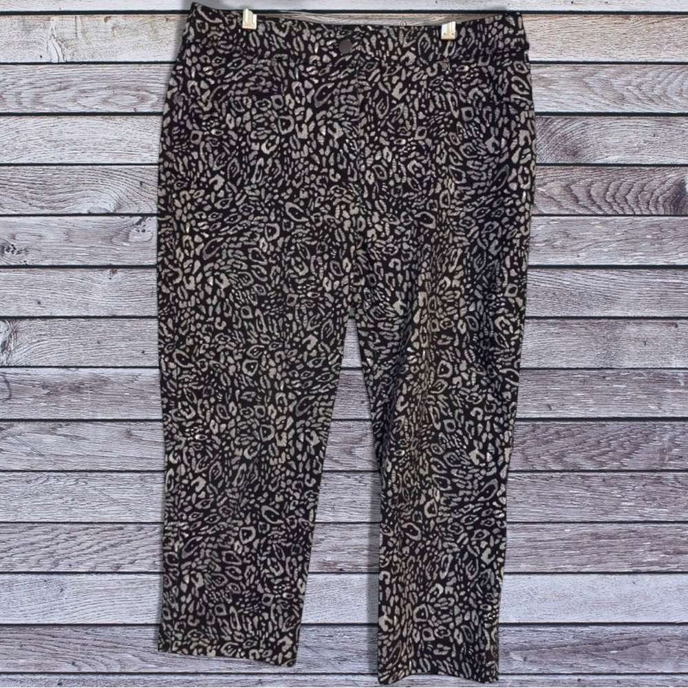 🌺CHICOS ANIMAL PRINT CAPRIS